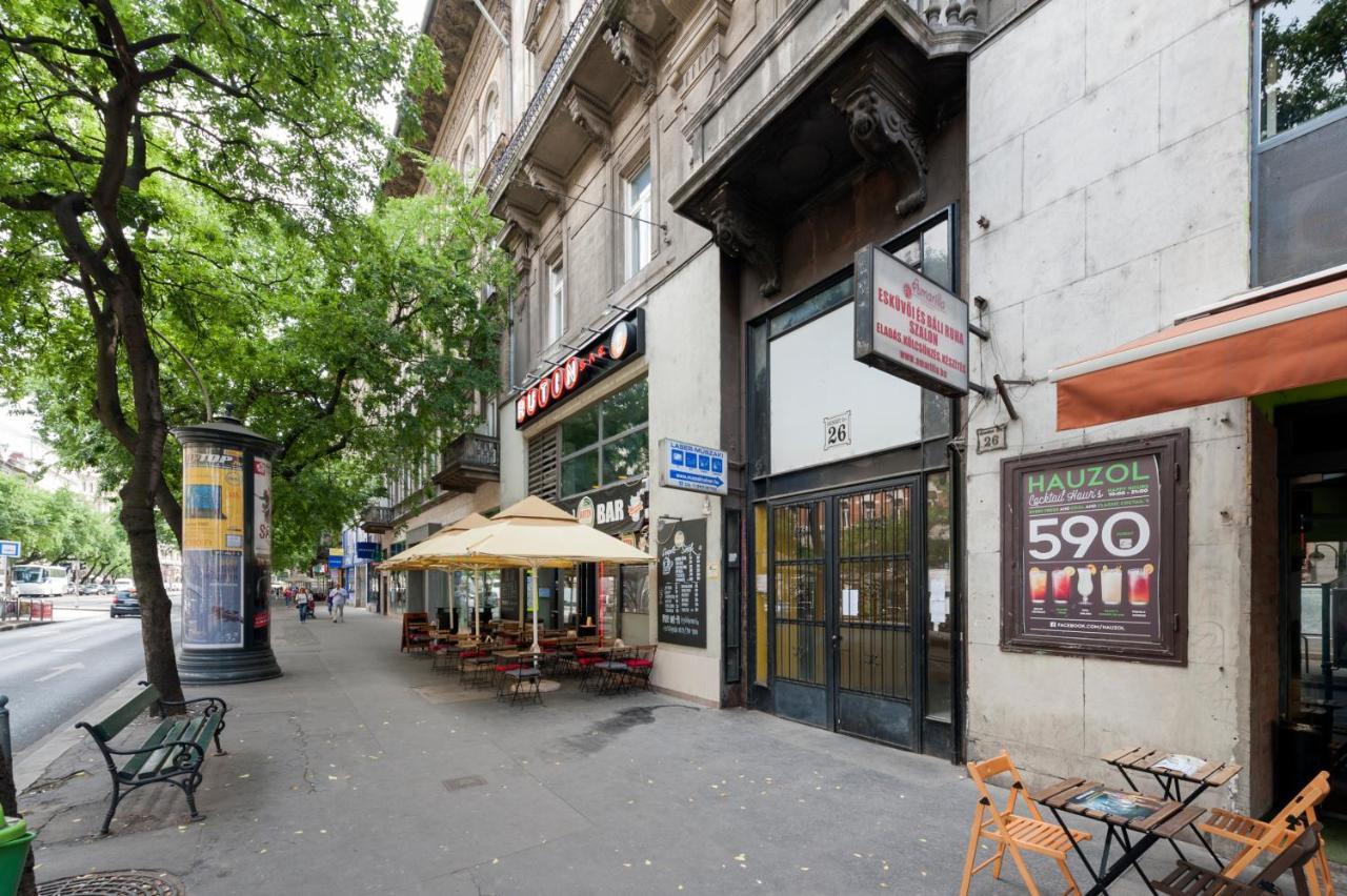 Central Seven Erzsebet Krt Budapest Exterior photo