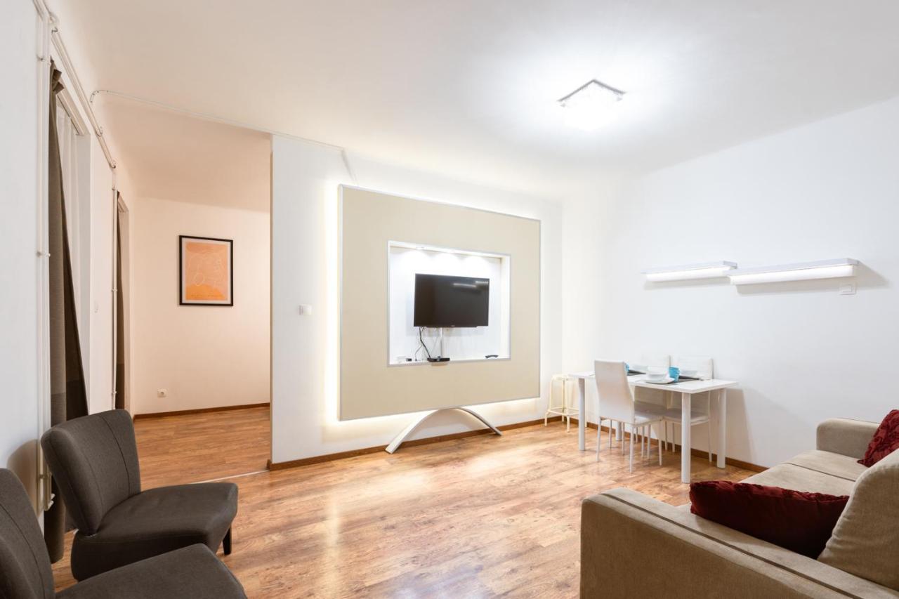 Central Seven Erzsebet Krt Budapest Exterior photo
